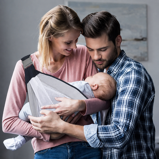 Porte-bébé ou écharpe de portage : lequel choisir ?
